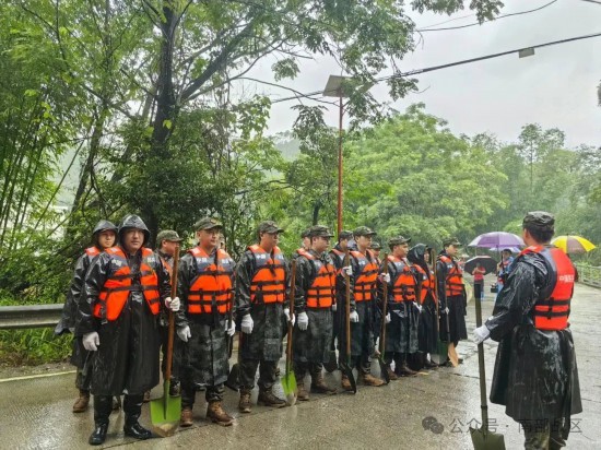 盈策略 台风“蝴蝶”引发强降雨，广东各地民兵紧急出动救援